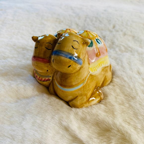 Lefton Coin Bank Double Camel Loving Couple 4 X 3.25 inches 2003 - Picture 3 of 12